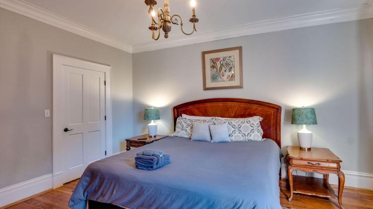 201 York #3 - Homey Downtown 2 Bedroom Steps From The River Savannah Buitenkant foto